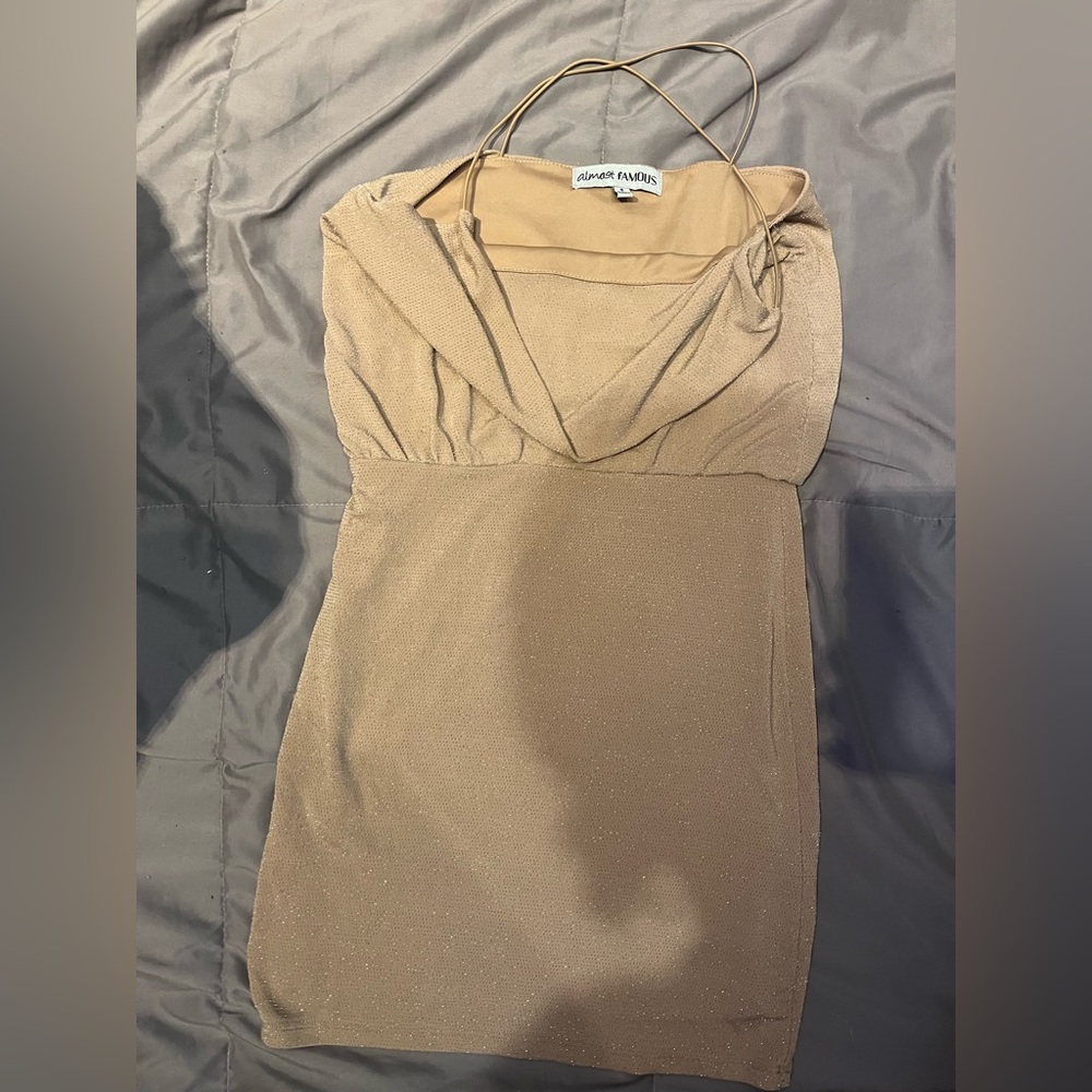 Gold sparkle short, tight party dress